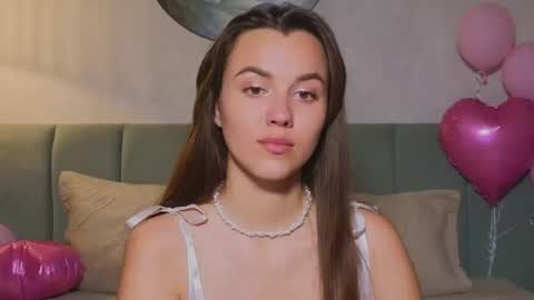 Snapshot of sweet_haeven chatting on July 14, 2026, 7:41 pm Im Mia.LOVELY PATTERNS 100 120 160 200 my toy buzzes from 2 tip online show from July 14, 2026, 7:41 pm