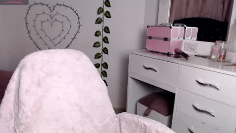 Hannah online show from April 26, 2026, 3:26 am
