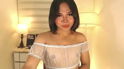 Snapshot of sweet_hoelly chatting on January 17, 2025, 10:55 am Slutty Shannel online show from January 17, 2025, 10:55 am