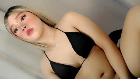 Snapshot of sweet_honeylove chatting on July 1, 2026, 4:47 am Anisha online show from July 1, 2026, 4:47 am