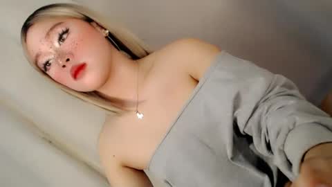 Snapshot of sweet_honeylove chatting on July 6, 2026, 4:53 am Anisha online show from July 6, 2026, 4:53 am