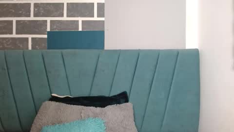sweet_kitty_05 online show from April 26, 2026, 11:35 pm