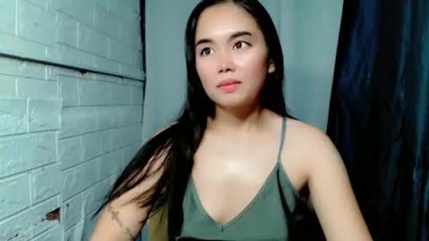 LAIKA online show from May 3, 2026, 2:50 am