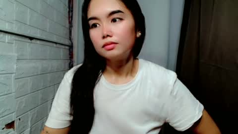 Snapshot of sweet_laika chatting on June 25, 2026, 2:11 am LAIKA online show from June 25, 2026, 2:11 am