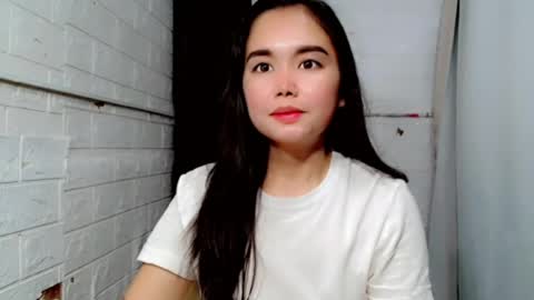 Snapshot of sweet_laika chatting on July 15, 2026, 3:23 am LAIKA online show from July 15, 2026, 3:23 am