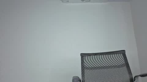 Snapshot of sweet_litle chatting on May 28, 2026, 3:37 am sweet_litle online show from May 28, 2026, 3:37 am