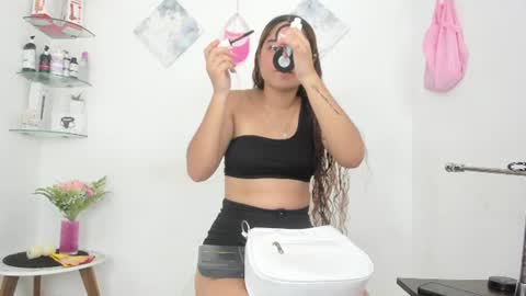 Snapshot of sweet_litle chatting on July 20, 2026, 7:27 pm sweet_litle online show from July 20, 2026, 7:27 pm