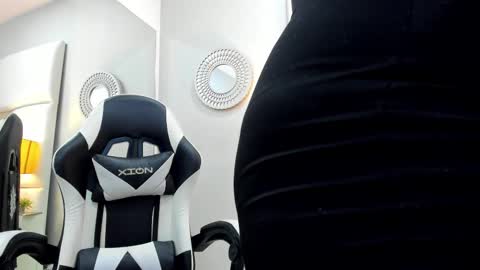 Snapshot of sweet_lucianaaa chatting on December 14, 2025, 1:27 pm Luciana online show from December 14, 2025, 1:27 pm