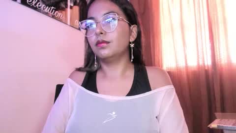 Camile online show from March 17, 2026, 4:43 pm