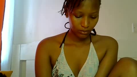 Snapshot of sweet_melod chatting on June 4, 2026, 5:02 am Linda online show from June 4, 2026, 5:02 am