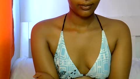Snapshot of sweet_melod chatting on June 5, 2026, 6:09 am Linda online show from June 5, 2026, 6:09 am