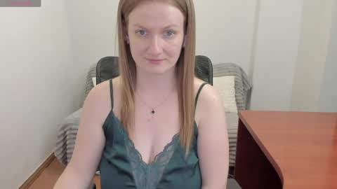 Mila online show from April 25, 2026, 6:27 pm