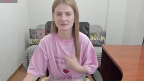 Snapshot of sweet_melody_of_ur_heart chatting on June 26, 2026, 4:33 pm Mila online show from June 26, 2026, 4:33 pm