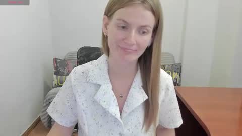 Snapshot of sweet_melody_of_ur_heart chatting on July 1, 2026, 4:29 pm Mila online show from July 1, 2026, 4:29 pm