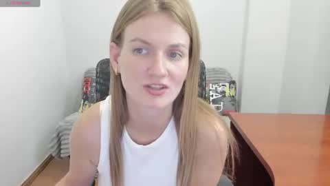 Snapshot of sweet_melody_of_ur_heart chatting on July 24, 2026, 7:12 pm Mila online show from July 24, 2026, 7:12 pm