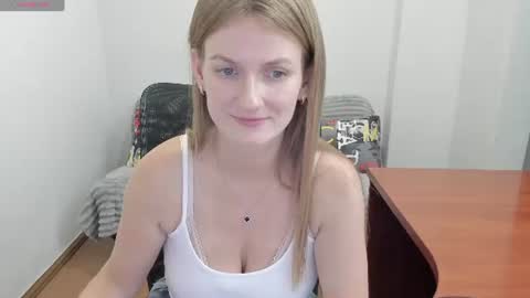 Snapshot of sweet_melody_of_ur_heart chatting on July 26, 2026, 3:52 pm Mila online show from July 26, 2026, 3:52 pm