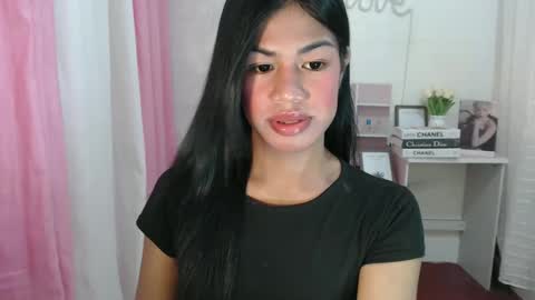 Snapshot of sweet_melonxxx chatting on December 23, 2024, 8:33 am Melon online show from December 23, 2024, 8:33 am