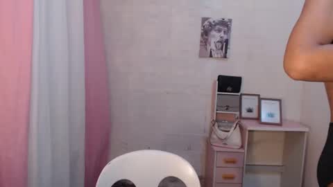 Snapshot of sweet_melonxxx chatting on February 4, 2026, 3:40 pm Melon online show from February 4, 2026, 3:40 pm