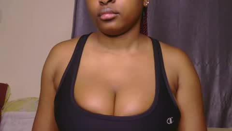 Snapshot of sweet_miah12 chatting on June 2, 2026, 4:58 am Queen debby online show from June 2, 2026, 4:58 am