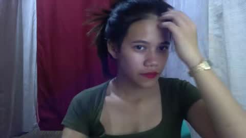 Snapshot of sweet_milkshake2004 chatting on October 5, 2025, 4:11 am sweet_milkshake2004 online show from October 5, 2025, 4:11 am