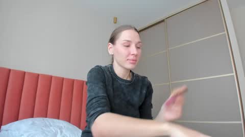 Snapshot of sweet_miss381 chatting on February 8, 2025, 4:25 am Sofi online show from February 8, 2025, 4:25 am