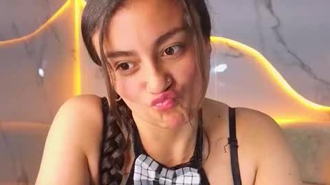 Snapshot of sweet_morita_tx chatting on December 17, 2025, 8:04 pm Live 1500am 2100pm online show from December 17, 2025, 8:04 pm