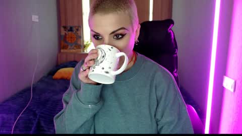 Snapshot of sweet_n_strong chatting on May 11, 2026, 11:38 am sweet_n_strong online show from May 11, 2026, 11:38 am