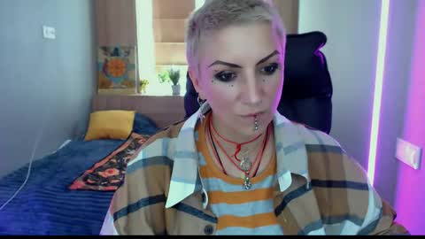 Snapshot of sweet_n_strong chatting on June 6, 2026, 11:15 am sweet_n_strong online show from June 6, 2026, 11:15 am