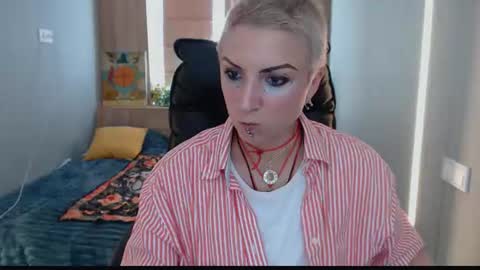 Snapshot of sweet_n_strong chatting on June 9, 2026, 12:17 pm sweet_n_strong online show from June 9, 2026, 12:17 pm