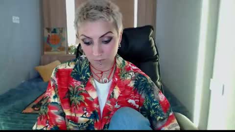 Snapshot of sweet_n_strong chatting on June 19, 2026, 5:56 am sweet_n_strong online show from June 19, 2026, 5:56 am