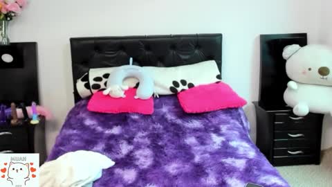 Nhaomy online show from October 20, 2025, 7:36 pm