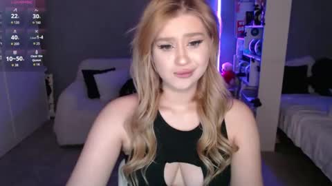 sweet_nicole_333 online show from March 13, 2026, 1:29 pm