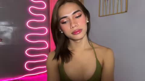 sweet_nikki03 online show from April 18, 2026, 8:20 pm