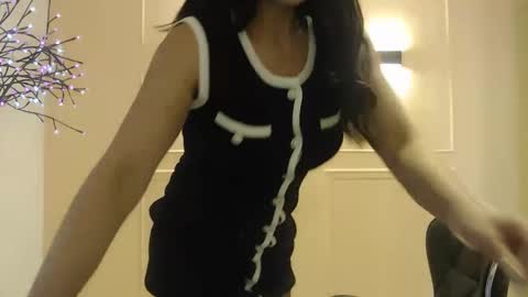 Snapshot of sweet_of_venus chatting on February 3, 2025, 9:18 pm My name is Catalina. Please say hello I like to chat with you. If you have requests please use tip online show from February 3, 2025, 9:18 pm