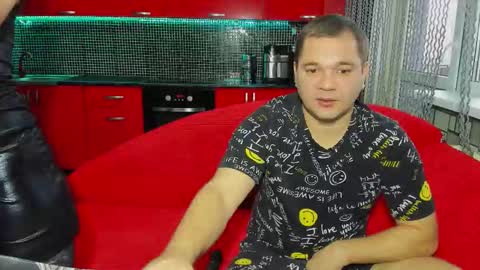 Snapshot of sweet_olga_and_dmitriy chatting on November 18, 2025, 7:13 am Olga and Dmitriy online show from November 18, 2025, 7:13 am