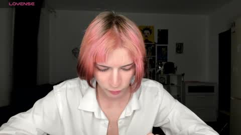 kira online show from March 31, 2026, 9:59 pm