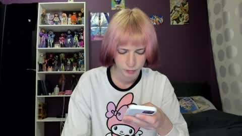 kira online show from April 27, 2026, 8:07 pm