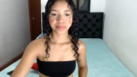 petite sweet online show from June 12, 2026, 12:04 pm