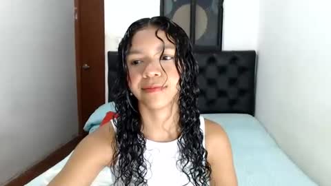 petite sweet online show from June 19, 2026, 12:42 pm