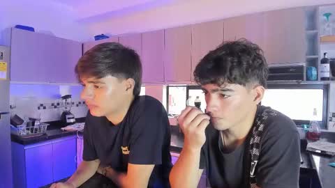 Snapshot of sweet_petter chatting on September 27, 2025, 12:54 pm Petter online show from September 27, 2025, 12:54 pm