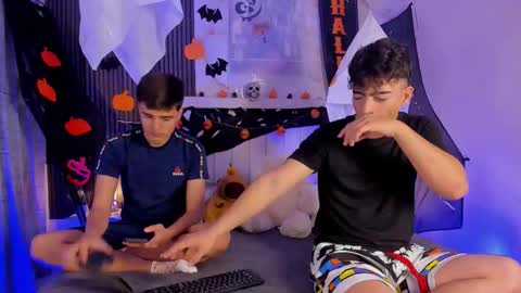 Snapshot of sweet_petter chatting on November 4, 2025, 12:48 pm Petter online show from November 4, 2025, 12:48 pm