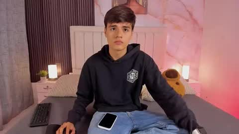 Snapshot of sweet_petter chatting on November 30, 2025, 1:37 pm Petter online show from November 30, 2025, 1:37 pm