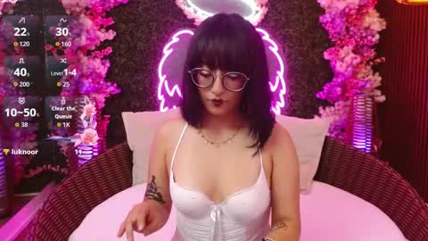 Roxanee online show from February 14, 2026, 1:30 pm