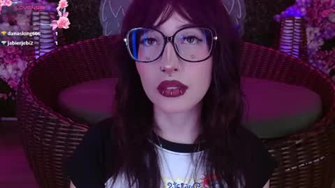Snapshot of sweet_roxanee chatting on July 10, 2026, 9:39 pm Roxanee online show from July 10, 2026, 9:39 pm