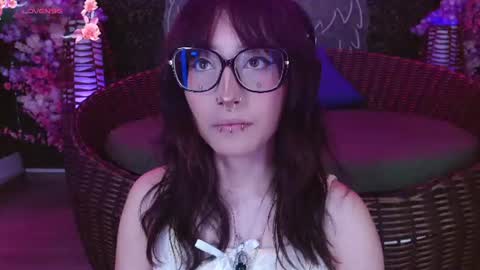Snapshot of sweet_roxanee chatting on July 13, 2026, 10:12 pm Roxanee online show from July 13, 2026, 10:12 pm