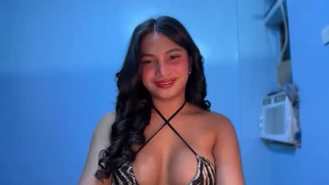 SCARLLET online show from April 15, 2026, 3:08 pm