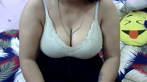 sweet_shivani online show from May 28, 2026, 8:44 am