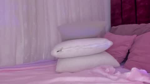 Snapshot of sweet_skiinny chatting on June 24, 2026, 12:59 pm Adeline online show from June 24, 2026, 12:59 pm