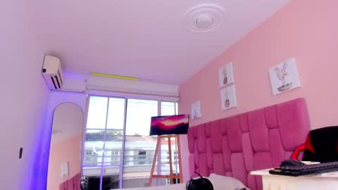 sweet_stacie online show from September 25, 2025, 1:15 pm