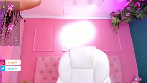 Snapshot of sweet_starxx chatting on February 26, 2025, 3:30 pm Yeileen online show from February 26, 2025, 3:30 pm